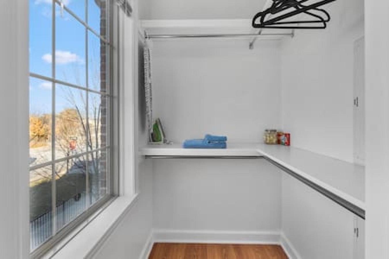 Apartment Affordable 1-br By Dmc Detroit